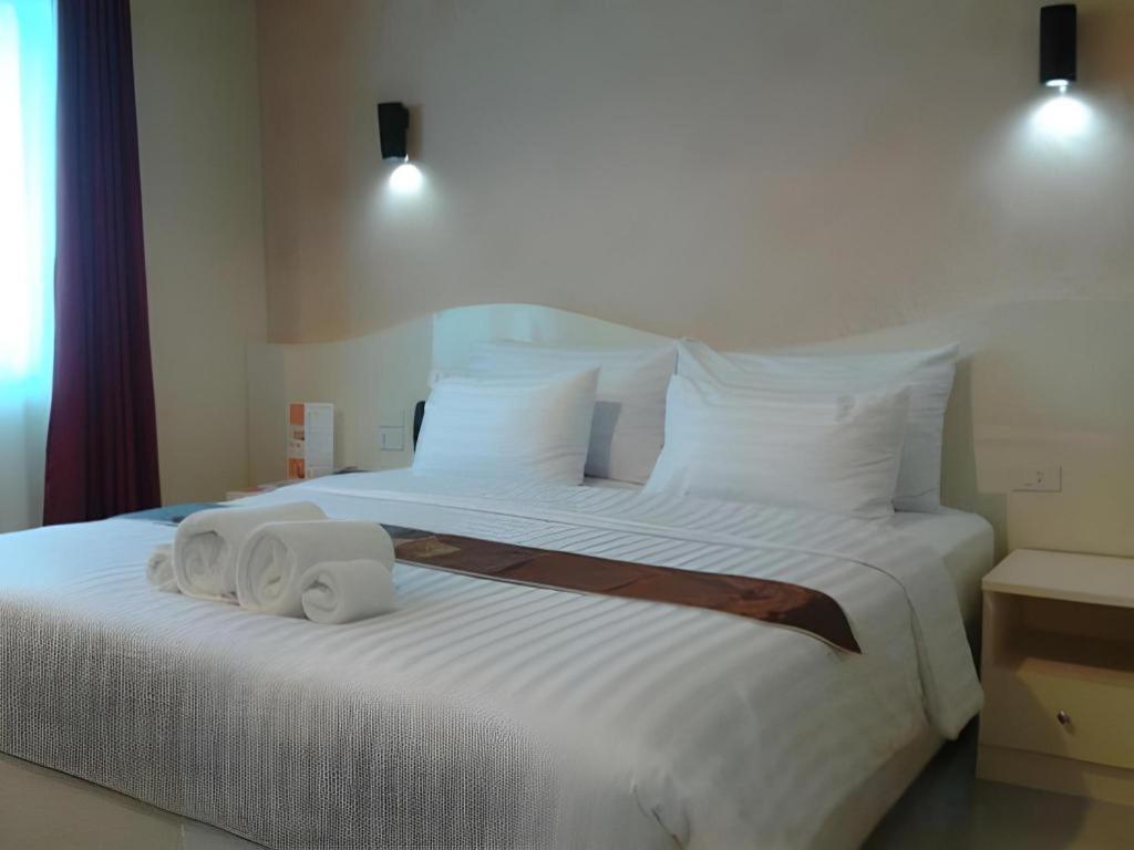 Thada Chateau Hotel Buriram Exterior foto