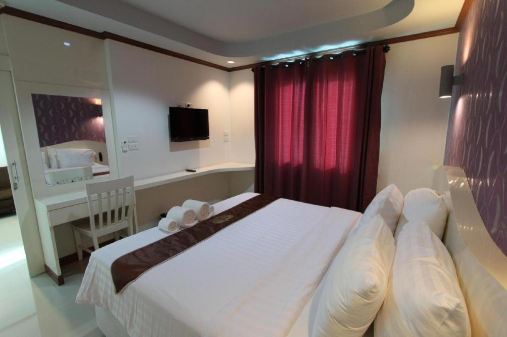 Thada Chateau Hotel Buriram Exterior foto