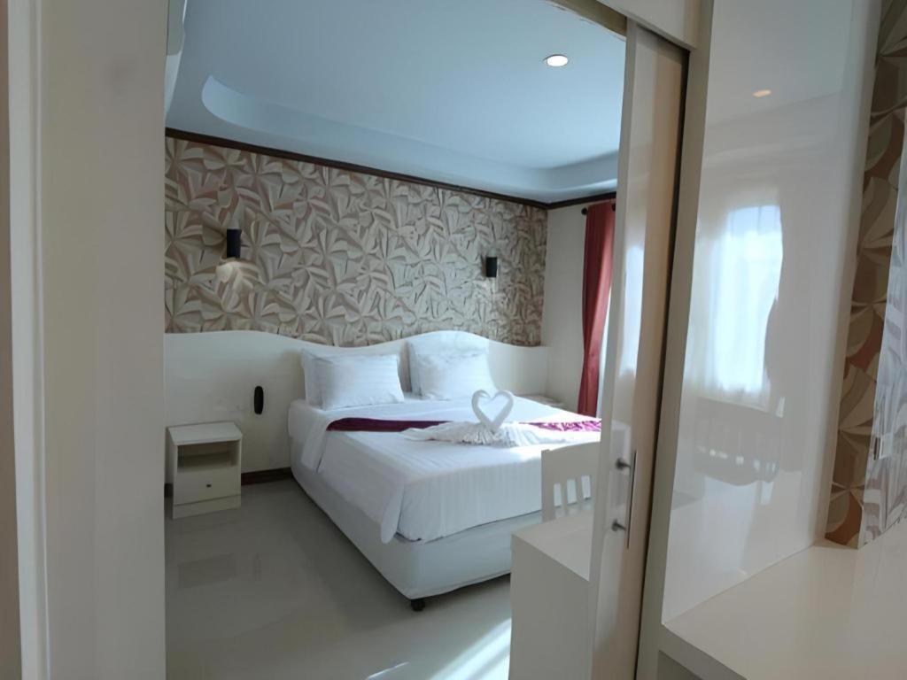 Thada Chateau Hotel Buriram Exterior foto