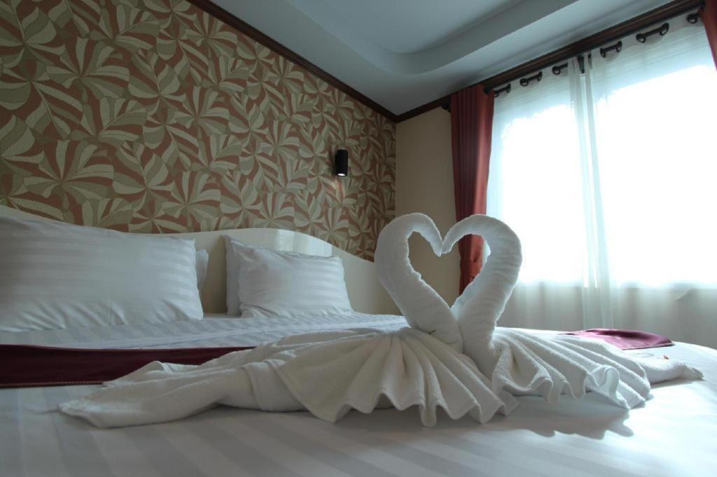 Thada Chateau Hotel Buriram Exterior foto