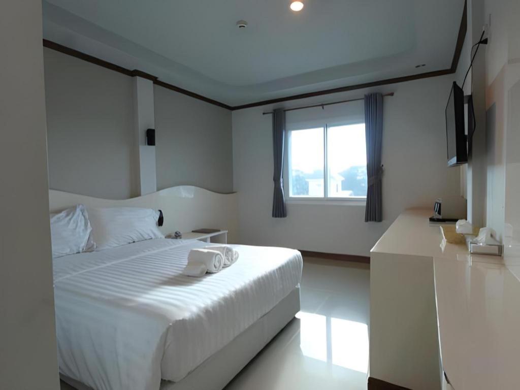 Thada Chateau Hotel Buriram Exterior foto