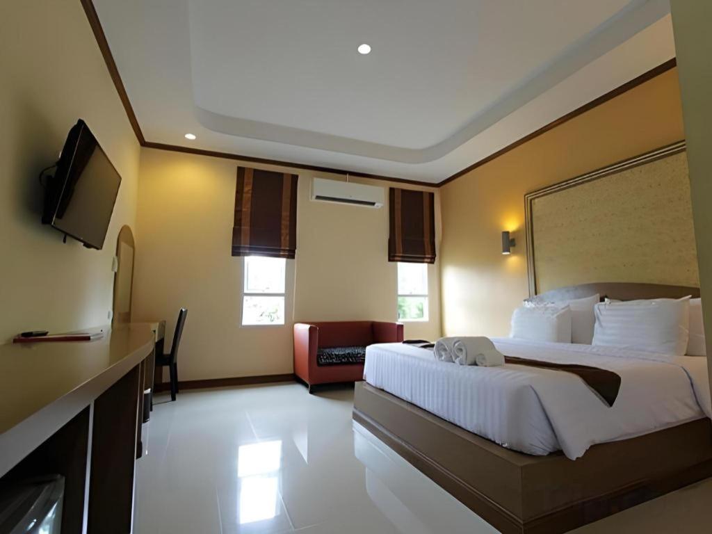 Thada Chateau Hotel Buriram Exterior foto