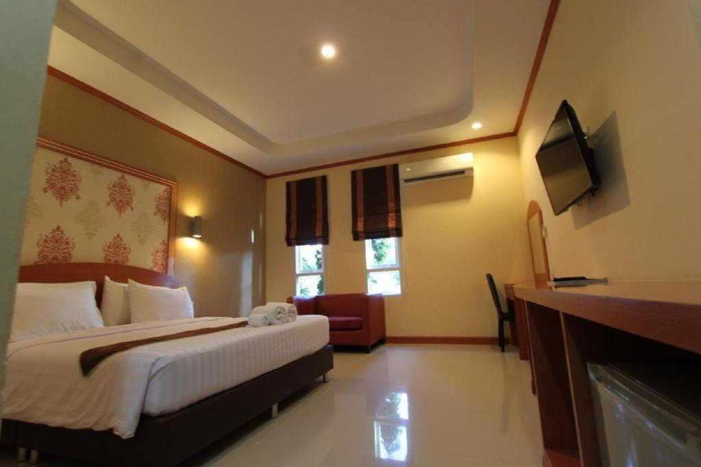 Thada Chateau Hotel Buriram Exterior foto